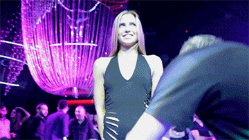 这世上真实存在剪刀手,美女们都排队等他剪开裙子!